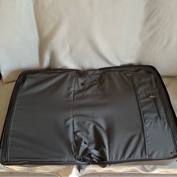Tumi Dual-Tone Travel Bag for Men - Picture 9 of 16